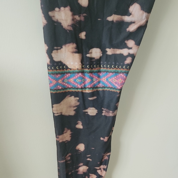 Teeki Black and Pink Patterned Leggings - Picture 1 of 5